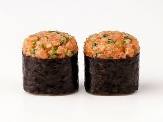 Gunkan łosoś 2 szt (100g)