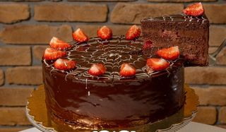 Белгийски шоколад и ягоди (8 парчета)