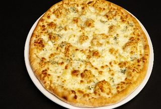 Pizza Quattro Formagi 32