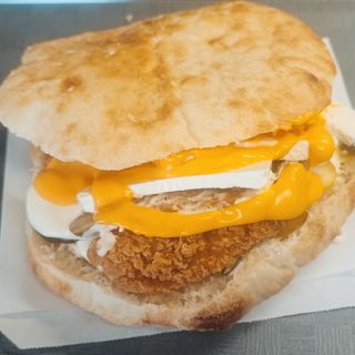 Crispy sendvis cu telemea