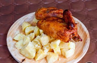 ½ Pollo Con Papas