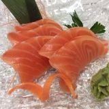 67. Sashimi de salmó (10 uds.)