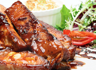 Plato Especial De Costillas De Cerdo A La Barbacoa