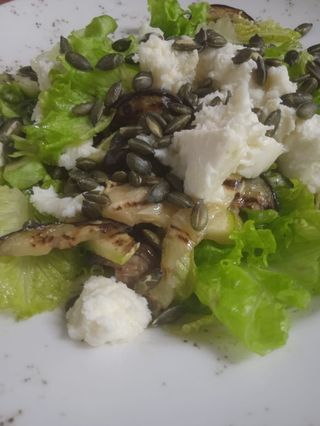 Зелена салата с печени зеленчуци (400г)