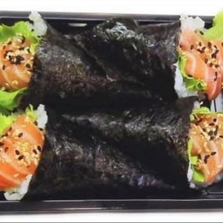 COMBO 6  temaki salmon