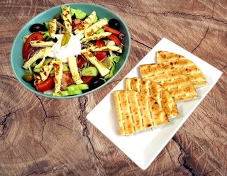 Sałatka z serem halloumi