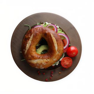 Rosquita De Lomo De Cerdo, Queso, Bacon Plancha, Tomate,, Mahonesa