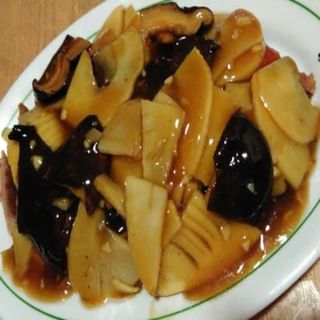 Pato Con Bambú Y Setas Chinas