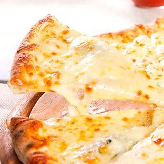 Pizza 4 Quesos (Mediana)