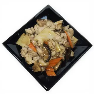 Pollo Con Bambú Y Setas Chinas