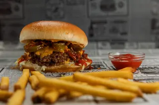 CHILLI WAVE SMASH + pomfrit + kečap
