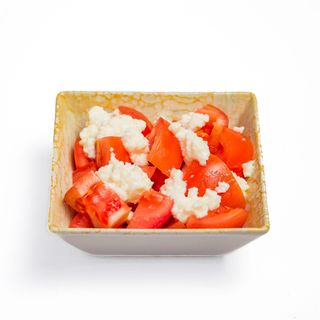 Salata de rosii cu telemea de vaca