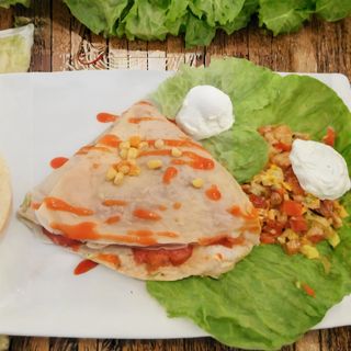 Palačinka sa šunkom, kukuruzom i mexican sosom