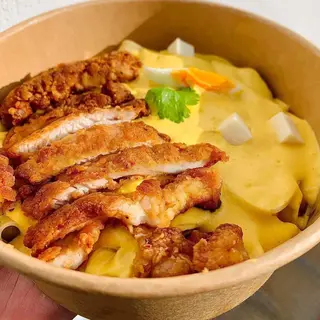 SPAGUETTI A LA HUANCAINA CON POLLO CRUNCH