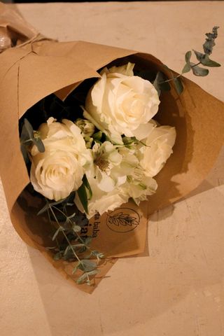 Bukiet mały z jasnych róż