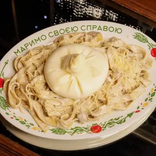 Тальятеле на двох з бурратою куркою та білими грибами
