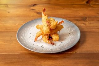 Gambas fritas con sésamo