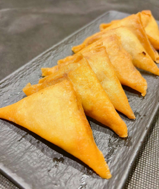 Samosa De Curry (8 Uds.)