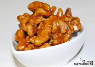 166. Nueces Con Miel