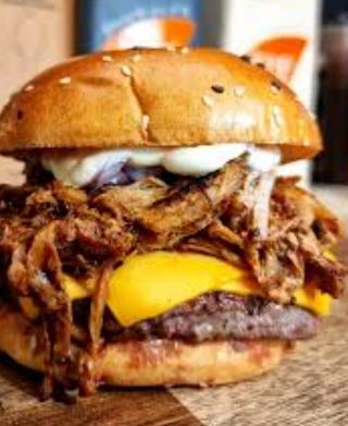 Hamburguesa De Black Angus 200g Y Cerdo A La Barbacoa