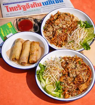 2x Pad Thai z kurczakiem + Sajgonki z warzywami