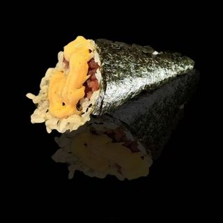 243. Temaki maguro spicy 1 pezzo
