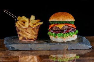 Burger Machu Picchu i mini frytki