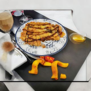 Pollo Empanado Con Salsa Tonkatsu