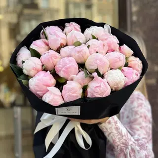 25 півоній в оформленні
