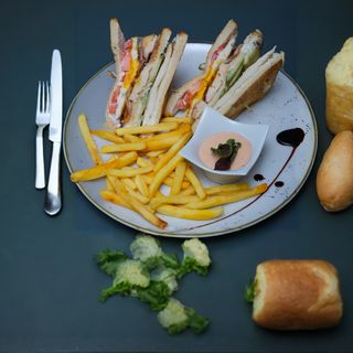 Club sendvič 710 gr