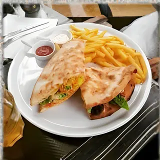 Makloub Chawarma
