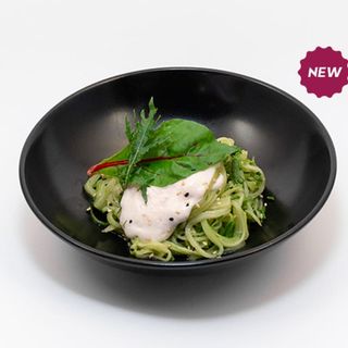 Noodles fríos de pepino con mayonesa vegetal de jengibre