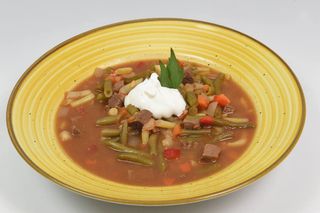 Ciorbă de văcuță cu leuștean