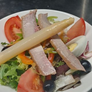 Ensalada de la huerta con ventresca 