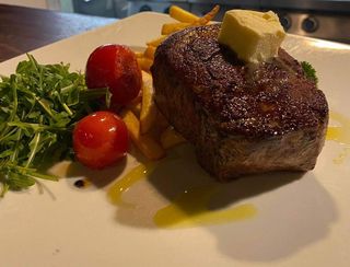 Biftek taljata sa biber sosom