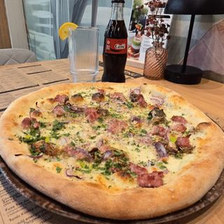 Con salsiccia 32cm Polecane