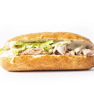 24. Atún, lechuga y salsa césar