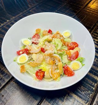 Цезар з тигровою креветкою
