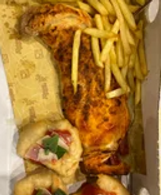 Mix 1 panzerotto, 3 frittelle alghe fritte, 2 fiori zucca, più pomes e salse