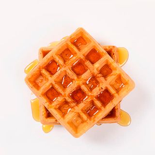 Gofre con sirope de caramelo