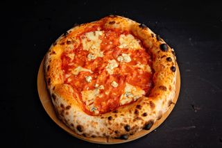 Pizza Gorgonzola și salam picant Ø 32cm