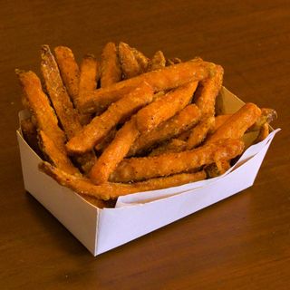 Bastones de boniato frito (MH)