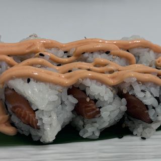 145. Uramaki Spicy Salmon 8 pezzi