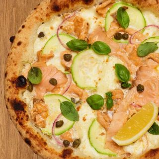 Піца з запеченим лососем for one (440г)