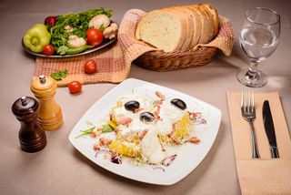 Mămăliguță cu telemea, bacon și smântână