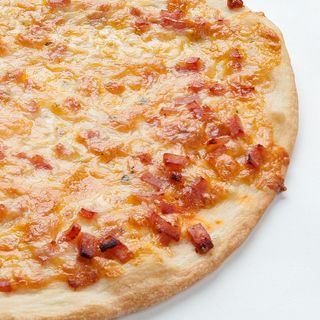 Pizza De Jamón Y Queso