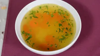 Pileća supa sa rezancima