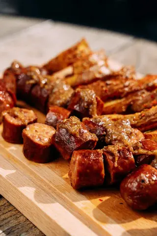 Austrijska Käsekrainer kobasica 450gr + Nikšićko pivo 0,33
