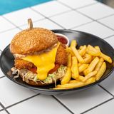 ქათმის ბურგერი