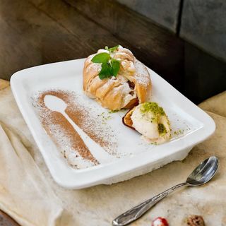 MAR COPT CU NUCI SI MIERE